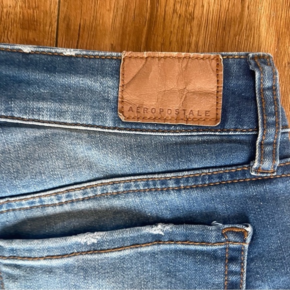 AEROPOSTALE Women’s Midi Blue Distressed Denim Shorts Size 6 - Picture 8 of 9